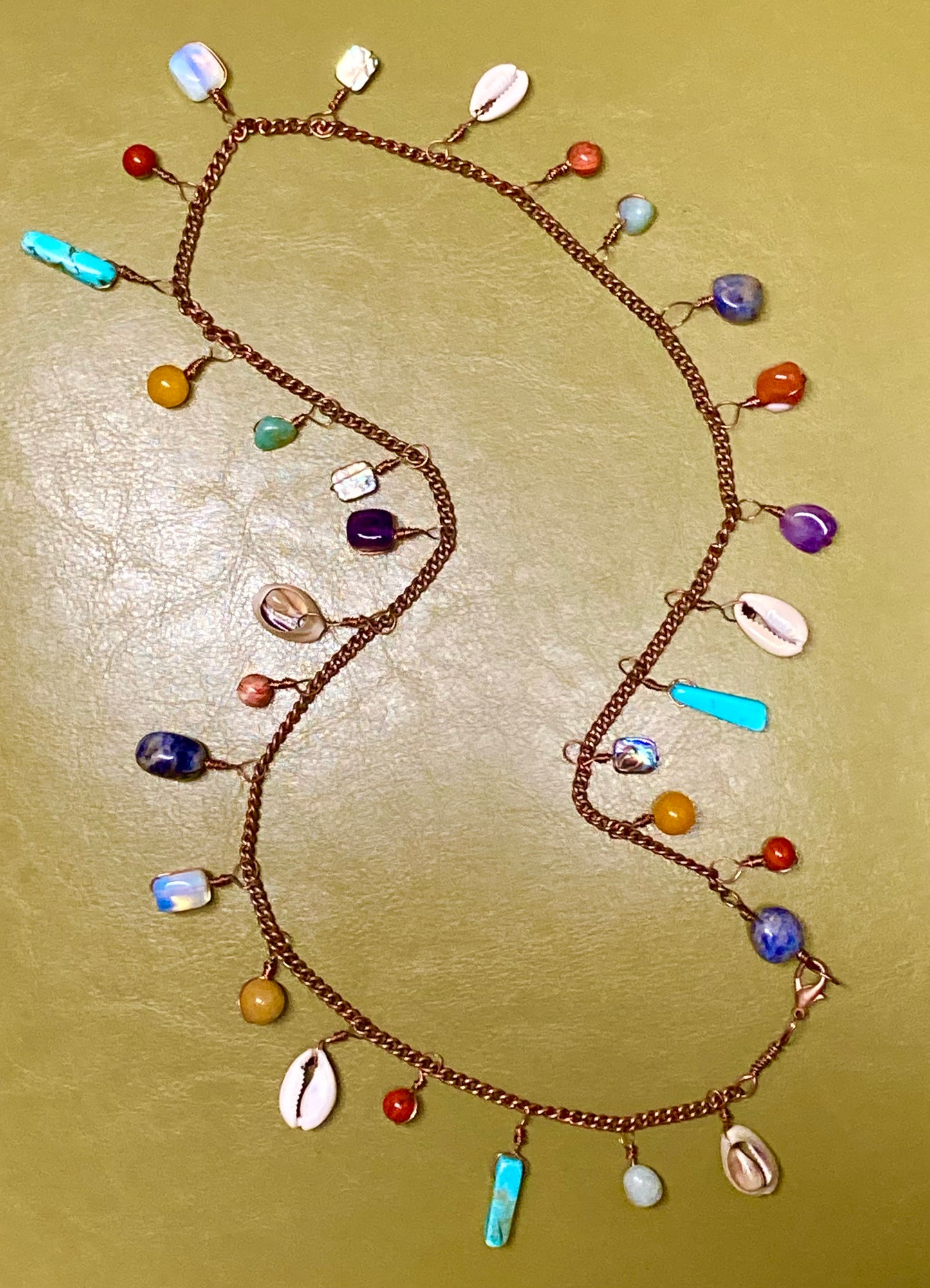 Mixed crystal waist chain